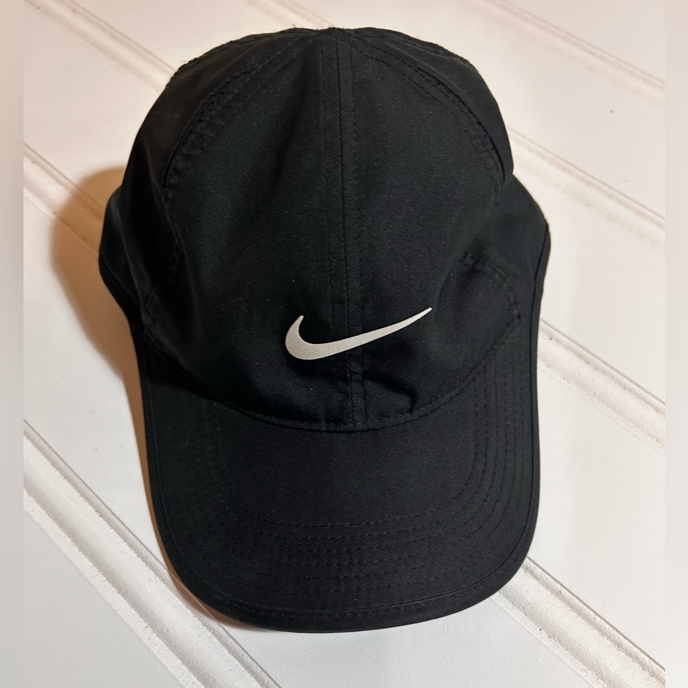 Nike Dry-Fit Featherlight Performance Cap Black Hat Adjustable Breathable Golf